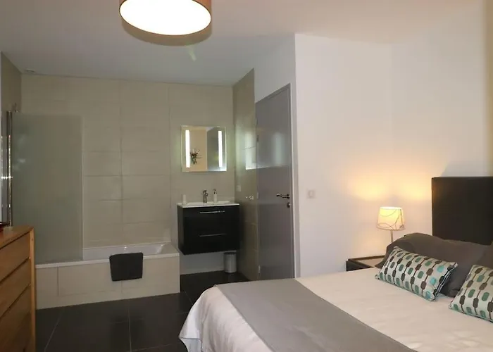 Maison Basque Moderne Avec Piscine Chauffee Et Vue Villa *